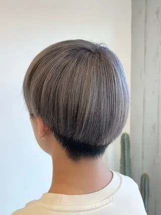 ショート カラー Skovla Spangle (シュカブラ スパングル)所属・しのざき はなのヘアスタイル