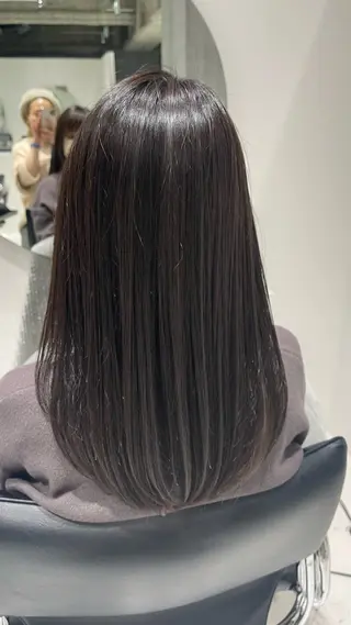 ロング カラー WISTERIA P LUS1 ikumiのヘアスタイル