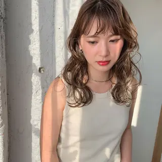 セミロング KAORU オリーブカラーのヘアスタイル