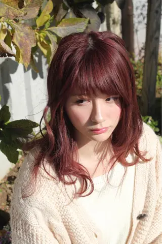 セミロング ホワイト&レイヤーカ ットエクステ長畠俊輔のヘアスタイル