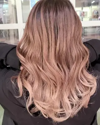 セミロング カラー cherie所属・バレイヤージュ/ ハイライト/大内格のヘアスタイル