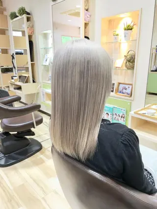 セミロング カラー 🌈派手髪ハイトーン 🌈鈴木亮太🌈のヘアスタイル