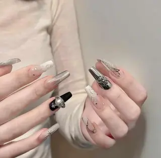 ネイル VIVIAN リサのネイルデザイン