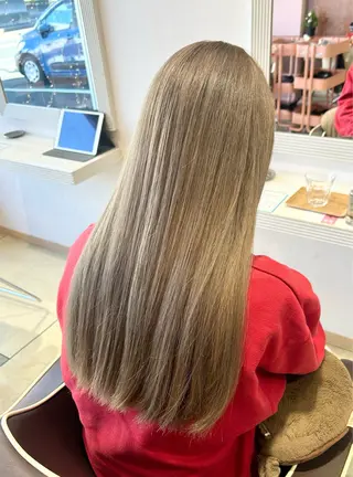 ロング カラー 🩷愛咲🩷レイヤー /透明感カラーのヘアスタイル