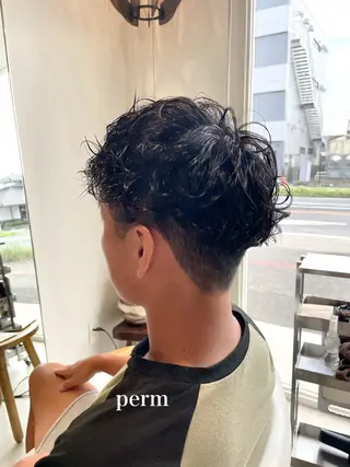 パーマ メンズ 峯崎 葵のヘアスタイル