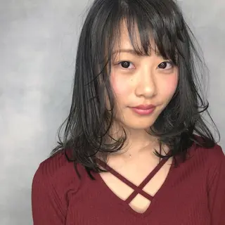 セミロング カラー ORIKA 美容室のヘアスタイル
