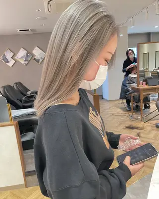 ミディアム カラー Aster れおんのヘアスタイル