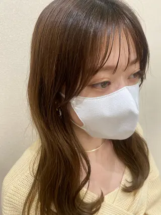 セミロング mina .のヘアスタイル