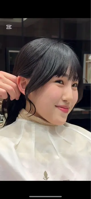 セミロング 顔まわりカット 前髪カット安井楽人のヘアスタイル