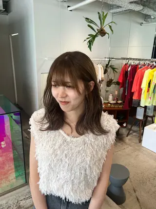 ミディアム カラー 宇佐美佳／レイヤー /縮毛矯正のヘアスタイル