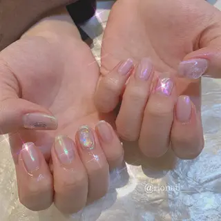 ネイル 𝘙𝘪𝘰𝘯𝘢 ...🕯🤍のネイルデザイン