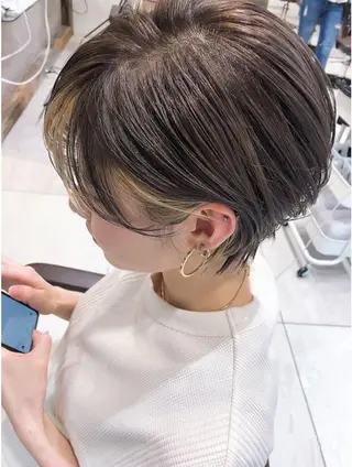 ショート カラー 斉藤 瑞恵のヘアスタイル