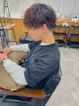 パーマ メンズ Emitas.柳通り店所属・山﨑 大暉【ダブルカラー】のヘアスタイル