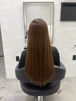 ミディアム ブリーチなしカラー レイヤーカットのヘアスタイル