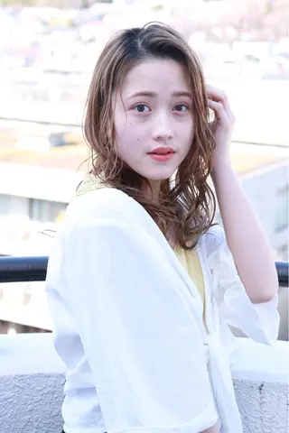 セミロング 髪質改善ストレート、 カラー清野雄大のヘアスタイル