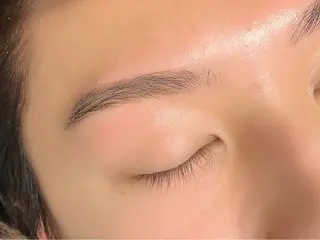 アイブロウ メンズ特化 ティアラのヘアスタイル