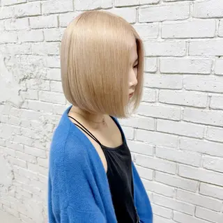 ショート カラー レイヤーブリーチ特化 ホワイト専門/岸のヘアスタイル