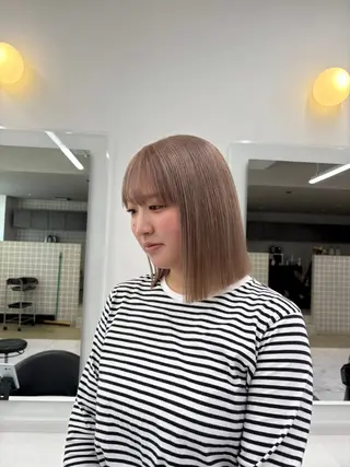 カラー ベージュ／ピンク【く すみカラー】レイヤーのヘアスタイル