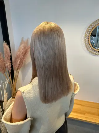 ミディアム yuika .のヘアスタイル