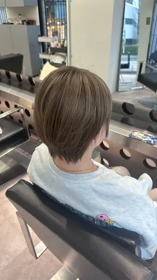 ショート CHARLES DESSIN所属・神宮前 ／吉田日和のヘアスタイル