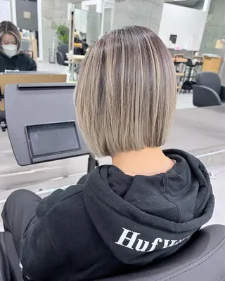 ショート カラー 艶髪✨ブリーチ職人 井手正康のヘアスタイル