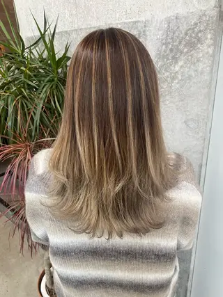 セミロング カラー 🌼ハイライト透明感 🌼maiのヘアスタイル