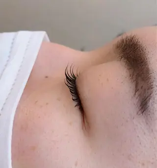 マツエク・マツパ eyelash/eyebrow　salon Fika所属・水軒 朋美のマツエク・マツパデザイン