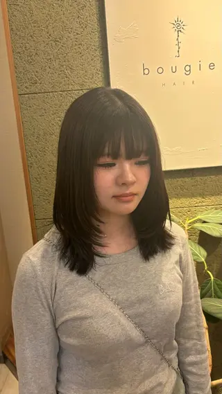 ミディアム makoto⌇レイヤ ー⌇艶カラー🍒‎のヘアスタイル