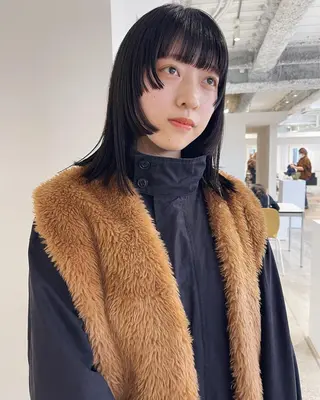 セミロング oma 袮次金 鈴香のヘアスタイル