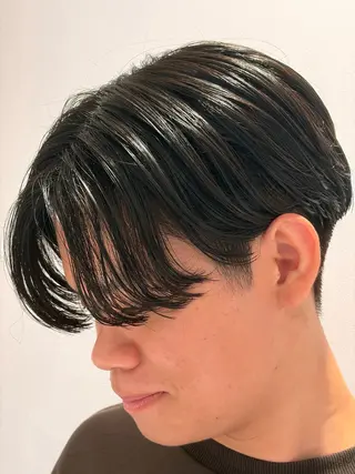 カラー メンズ 透明感、艶カラー✨新 規様クーポン有西澤駿のヘアスタイル