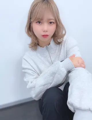 ミディアム カラー 柿本拓【全席完全個室 ログネオン】のヘアスタイル