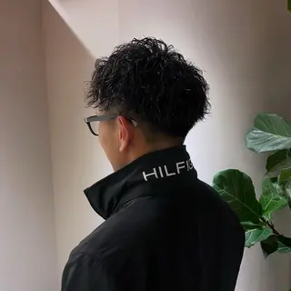 パーマ メンズ RONND   Weg所属・海瑠万／メンズパーマ ／ブリーチ／フェードのヘアスタイル