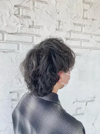 パーマ メンズ 尾崎 優也のヘアスタイル