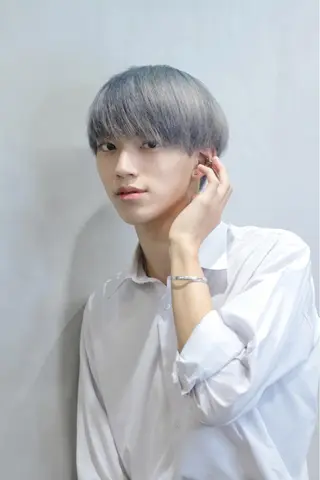 ショート カラー メンズ 飯塚 想のヘアスタイル