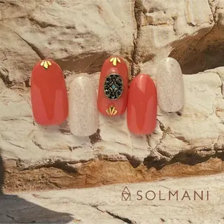 ネイル SOLMANI 予約担当のネイルデザイン
