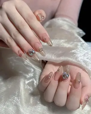 ネイル T•Lee Nailsalon所属・Lily. Leeのネイルデザイン