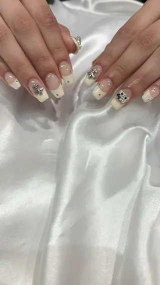 ネイル GO TODAY SHAiRE SALON 表参道colore店所属・emmi nailのネイルデザイン