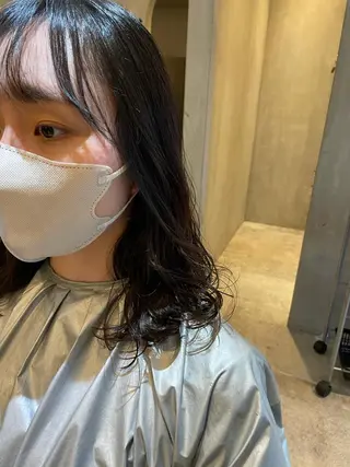 ミディアム RAF   TOKYO所属・複雑履歴に対応ブリー チ無しダブルカラーのヘアスタイル