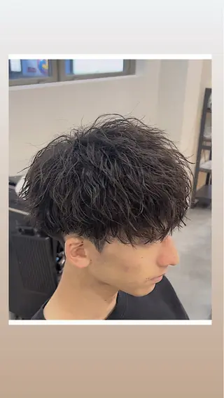 パーマ メンズ ブリーチ＆ハイライト デザイン艶カラーみくのヘアスタイル