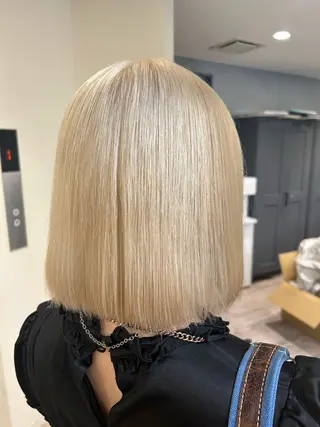 ミディアム 🎀ハイトーン特化 konomi🎀のヘアスタイル