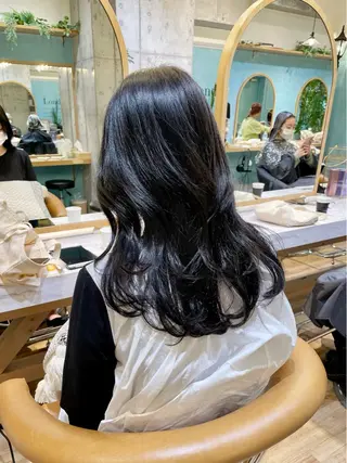 セミロング カラー 吉田 竜也 髪質改善のヘアスタイル