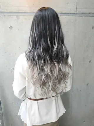 ロング カラー 是枝 さくらのヘアスタイル