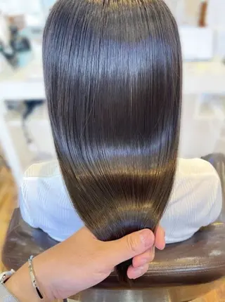 ロング 小澤 日菜のヘアスタイル