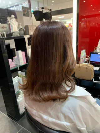 ミディアム カラー 艶髪/白髪ぼかし ヘッドスパ/大野結菜のヘアスタイル