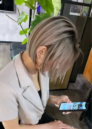 ショート XELVE所属・ショートカット特化 💜SARIのヘアスタイル