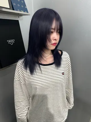 セミロング カラー PELE ハイトーン RIMUのヘアスタイル