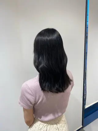 ミディアム カラー mei / 艶カラー ミディアム レイヤーのヘアスタイル