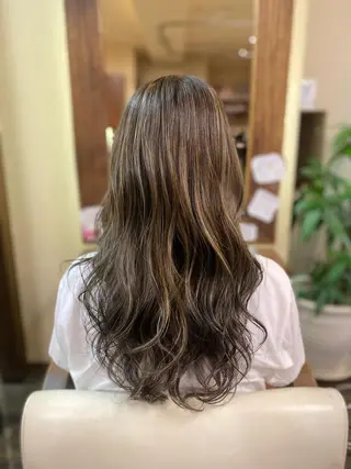 ロング カラー ヘアアレンジ メンズ 加藤 瑠美のヘアスタイル