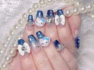 ネイル Queening 🦋のネイルデザイン