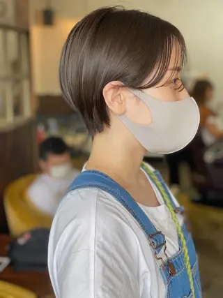 ショート 艶カラー🫧 MOMOYOのヘアスタイル